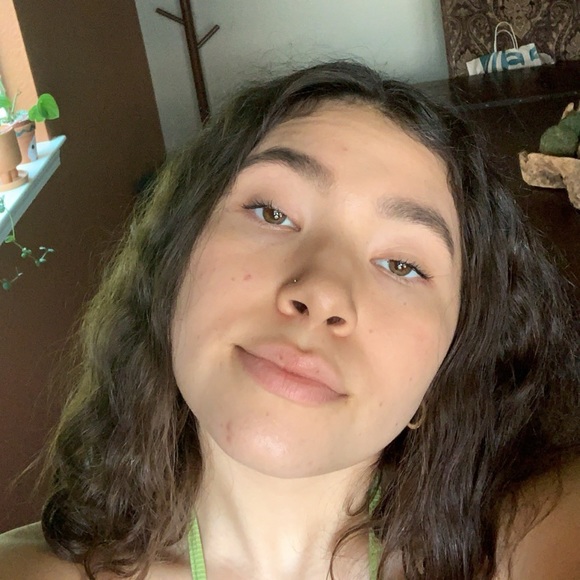 Meet your Posher, 𝖄𝙪𝙡𝙞 - Picture 1 of 1